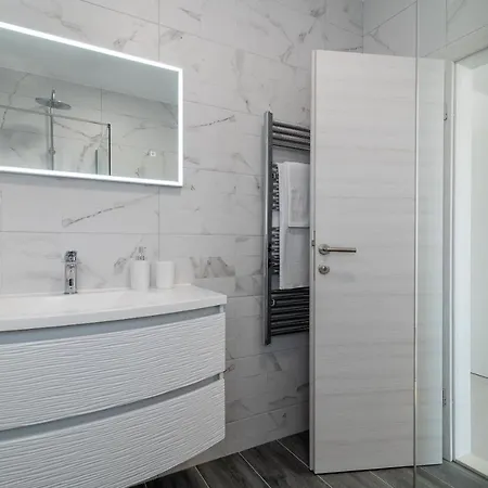 Adria House - Lavendar