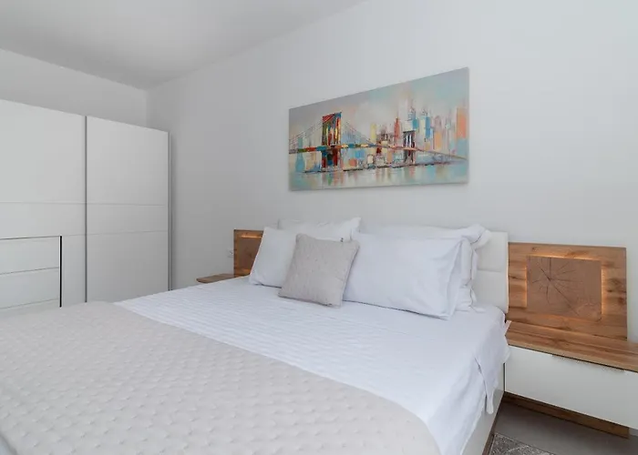 Adria House - Lavendar
