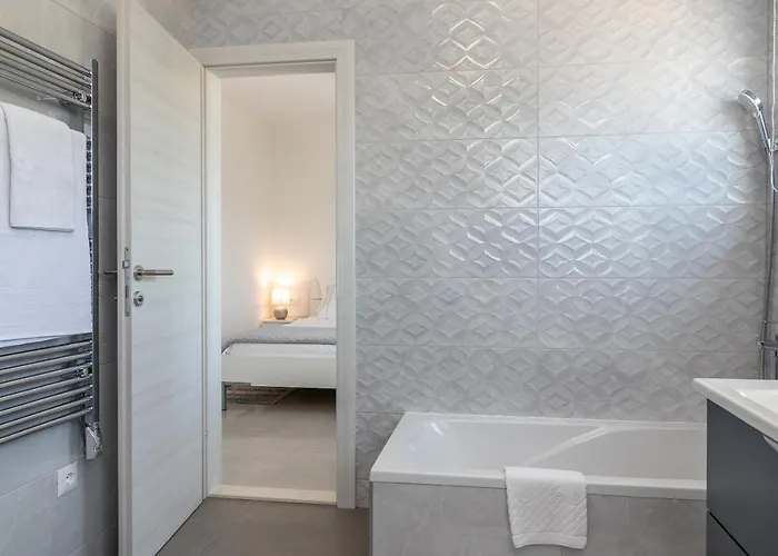 Adria House - Lavendar * Slatine