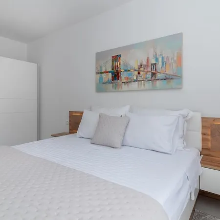 Adria House - Lavendar